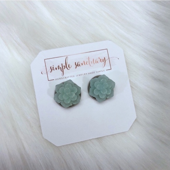 HP Mint Green Succulent Earrings - Picture 5 of 5